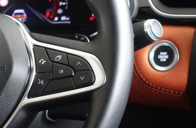 Renault Captur cena 92900 przebieg: 18400, rok produkcji 2021 z Łochów małe 497